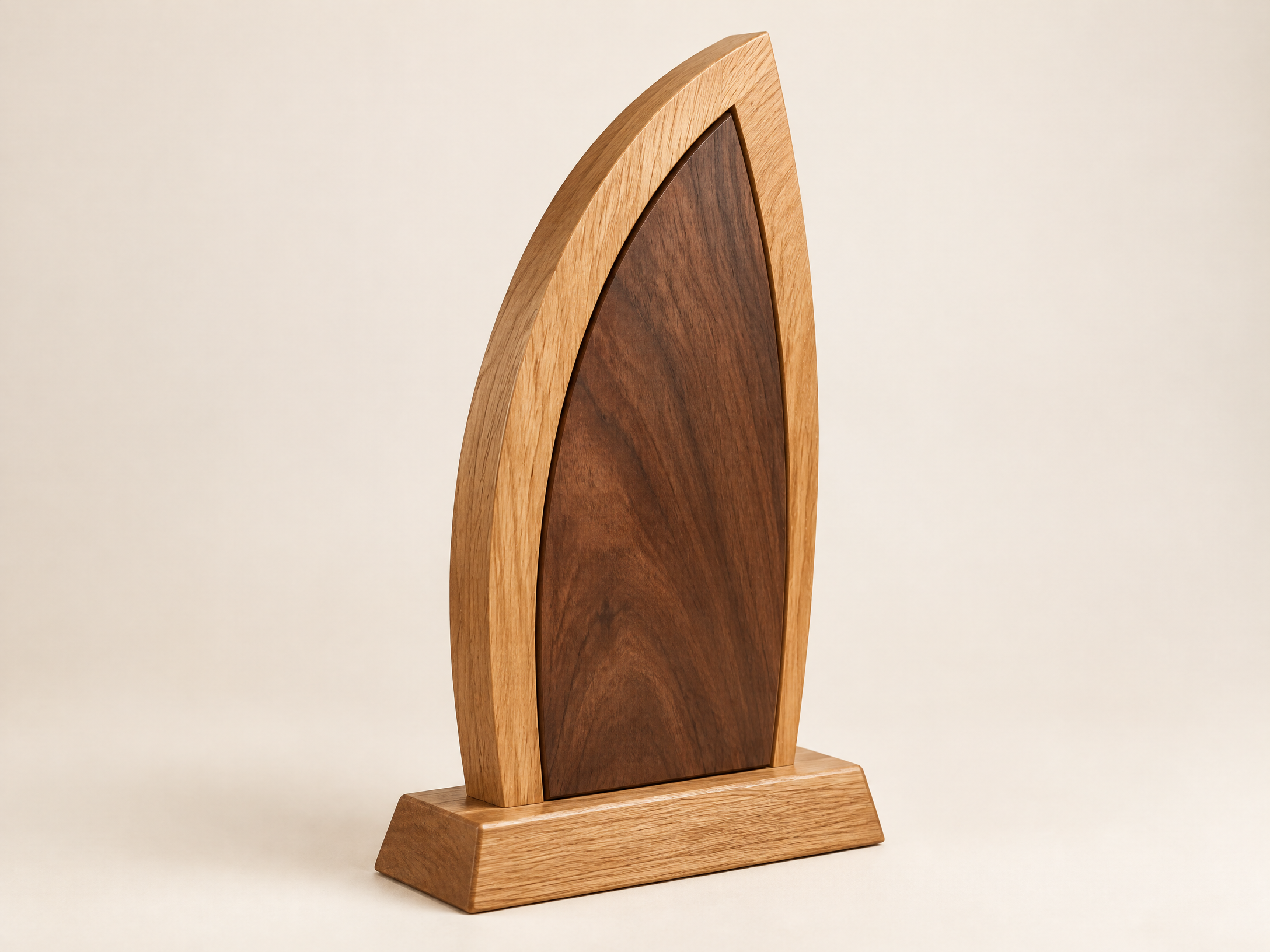 Arch wood trophy form